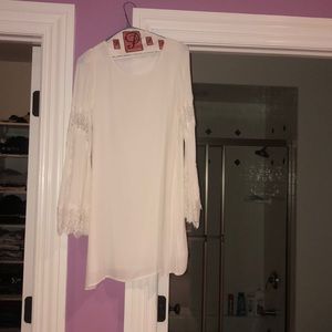 Beautiful white dress with lace sleeves